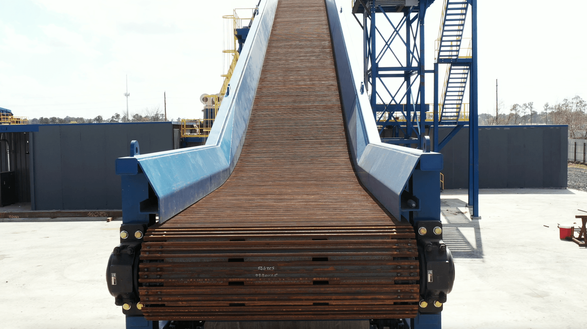 Automobile Recycling Plant InstallationFluent Conveyors | Leading Conveyor Systems Manufacturer